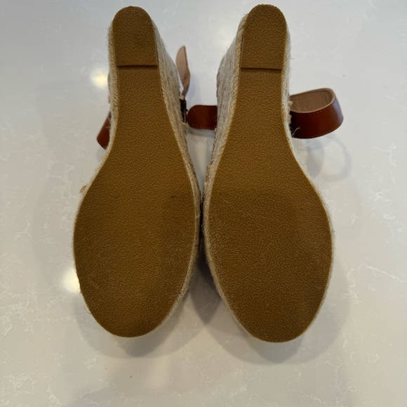 Catherine Malandrino 8.5 wedge sandals. Never worn - Picture 2 of 3